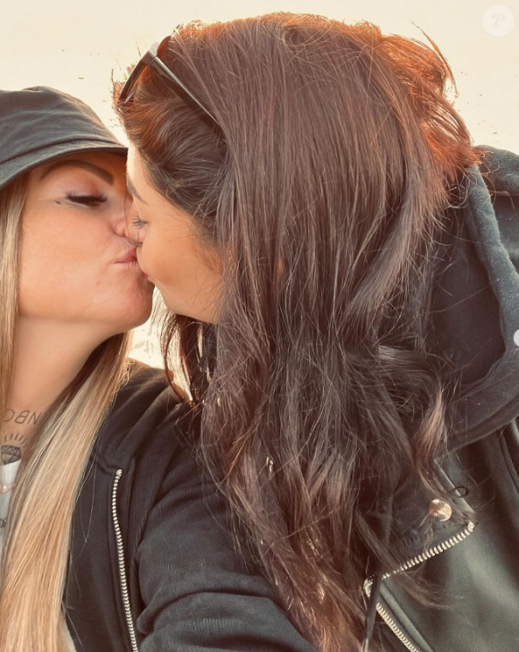 Vanessa, candidate de "Secret Story" en 2009 est en couple et est fiancée. Instagram