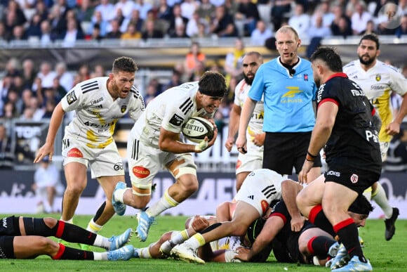 Info - Oscar Jegou accusé d'agression sexuelle, arrêté en Argentine - Le Stade toulousain s’impose face au Stade Rochelais (39-23) au Matmut Atlantique lors de la première demi-finale du championnat de Top 14 et se hisse en finale - Oscar JEGOU ( 7 - La Rochelle ) and Cyril BAILLE ( 1 - Toulouse ) during the Semi Final Top 14 match between Stade Toulousain and Stade Rochelais at Matmut Atlantique on June 21, 2024 in Bordeaux, France. ( Photo by federico pestellini / panoramic ) - 