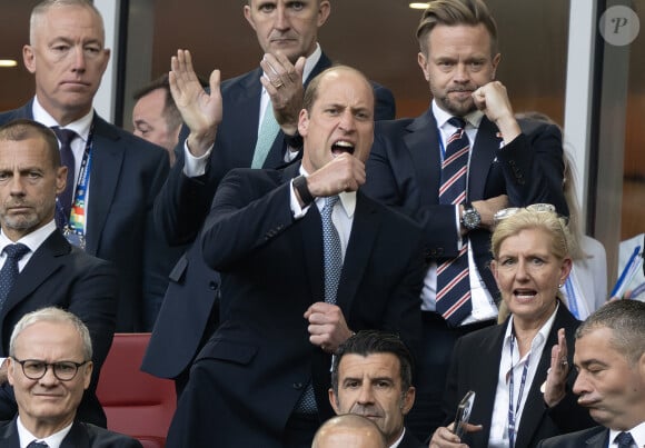 Le prince William, prince de Galles, dans les tribunes du match de l'Euro 2024 "Angleterre - Suisse (1-1 / 5-3 tab)" à Dusseldorf, le 6 juillet 2024. 