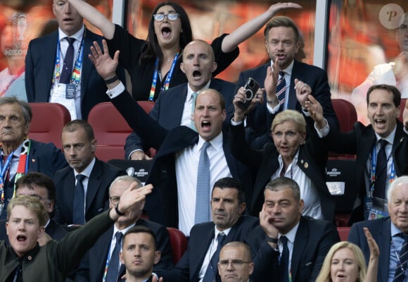 Le prince William, prince de Galles, dans les tribunes du match de l'Euro 2024 "Angleterre - Suisse (1-1 / 5-3 tab)" à Dusseldorf, le 6 juillet 2024. 