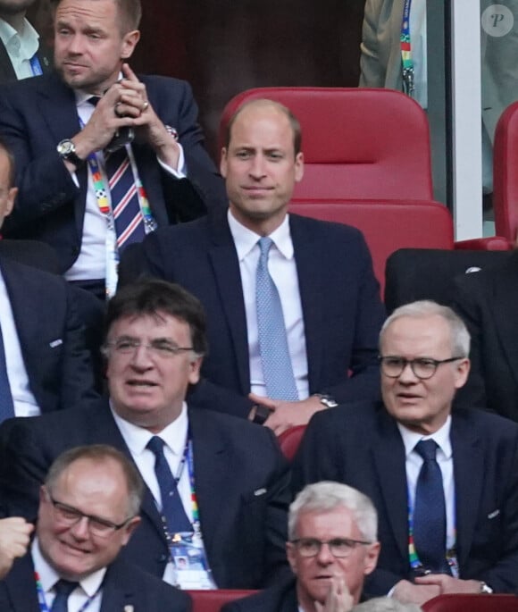 Le prince William, prince de Galles, dans les tribunes du match de l'Euro 2024 "Angleterre - Suisse (1-1 / 5-3 tab)" à Dusseldorf, le 6 juillet 2024. 