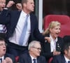 En effet, les motifs représentaient des ballons et des cages de football 
Le prince William, prince de Galles, dans les tribunes du match de l'Euro 2024 "Angleterre - Suisse (1-1 / 5-3 tab)" à Dusseldorf, le 6 juillet 2024. 