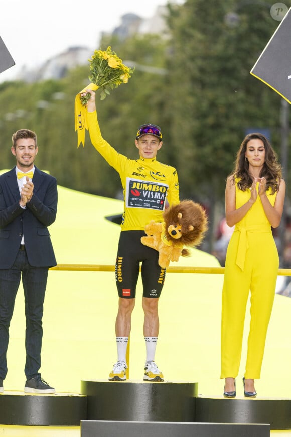 Jonas Vingegaard - Arrivée de la dernière étape du Tour de France 2023 entre Saint-Quentin-en-Yvelines et les Champs-Elysées à Paris le 23 juillet 2023. © Pierre Perusseau/Bestimage