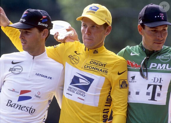Pour rappel, Lance Armstrong s'est vu retirer ses 7 Tours de France en raison d'infractions à la réglementation antidopage
 
Archives - Francisco Mancebo et Lance Armstrong et Erik Zabel sur le Tour de France.