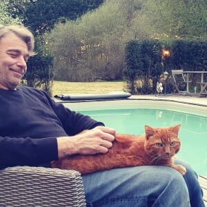 Avec grand jardin et piscine
Patrick Puydebat et sa maison en Normandie, Instagram.