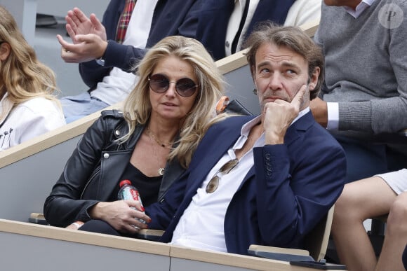 Il y a notamment passé le confinement avec sa femme Magali
Patrick Puydebat et sa femme Magali - People dans les tribunes lors des Internationaux de France de Tennis de Roland Garros 2022 à Paris le 29 mai 2022. © Cyril Moreau/Bestimage 