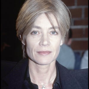 Françoise Hardy sur le plateau d'une émission télévisée en 1993