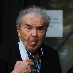 Exclusif - Pierre Perret - Arrivées de l'émission "Vivement Dimanche Prochain" qui sera diffusée le 17 octobre 2021 au Studio Gabriel à Paris, France, le 13 octobre 2021. © Christophe Clovis / Bestimage