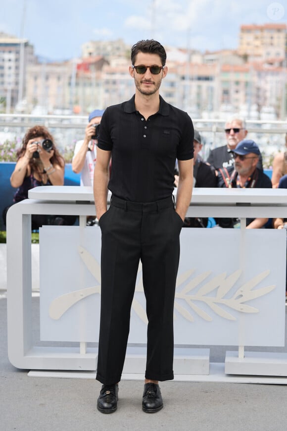 Pierre Niney - Photocall du film "Le comte de Monte Cristo" (Hors Compétition) lors du 77ème Festival International du Film de Cannes (14 - 25 mai 2024), le 23 mai 2024. © Moreau / Jacovides / Bestimage 