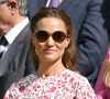 Après leur interaction, Kate Middleton a voulu présenter sa soeur à Carlos Alcaraz

Catherine (Kate) Middleton avec la princesse Charlotte et Pippa Middleton dans les tribunes de la finale du tournoi de Wimbledon 2024, le 14 juillet 2024.