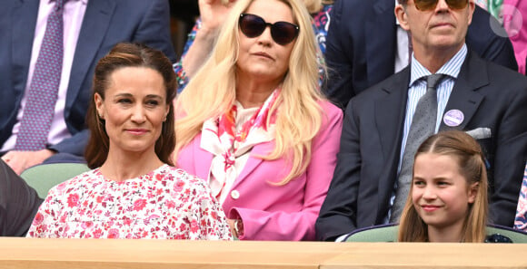 Kate Middleton est venue avec sa fille, la princesse Charlotte et sa soeur, Pippa Middleton
 
Catherine (Kate) Middleton avec la princesse Charlotte et Pippa Middleton dans les tribunes de la finale du tournoi de Wimbledon 2024, le 14 juillet 2024.