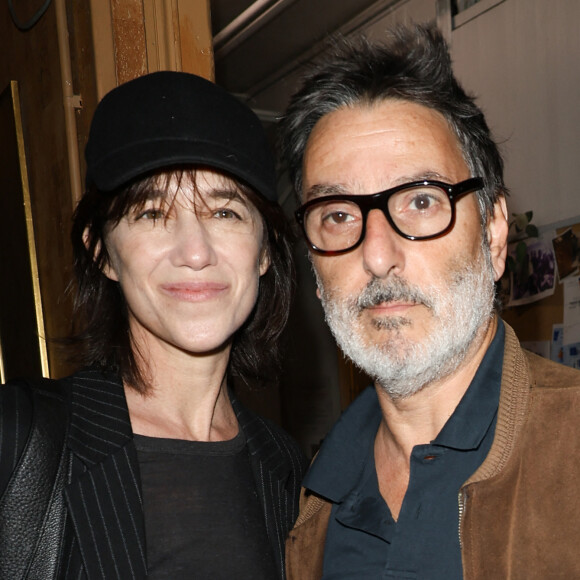 Yvan Attal et Charlotte Gainsbourg sont les heureux parents de trois enfants : Ben, Alice et Jo.
Charlotte Gainsbourg et son compagnon Yvan Attal - Soirée de mobilisation "L'Europe contre l'antisémitisme" au théâtre Antoine à Paris. © Coadic Guirec/Bestimage