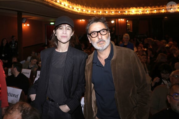 Mais sur les clichés d'un récent dîner en famille, Charlotte Gainsbourg est aux abonnés absents
Charlotte Gainsbourg et son compagnon Yvan Attal - Soirée de mobilisation "L'Europe contre l'antisémitisme" au théâtre Antoine à Paris le 3 juin 2024. © Cédric Perrin/Bestimage