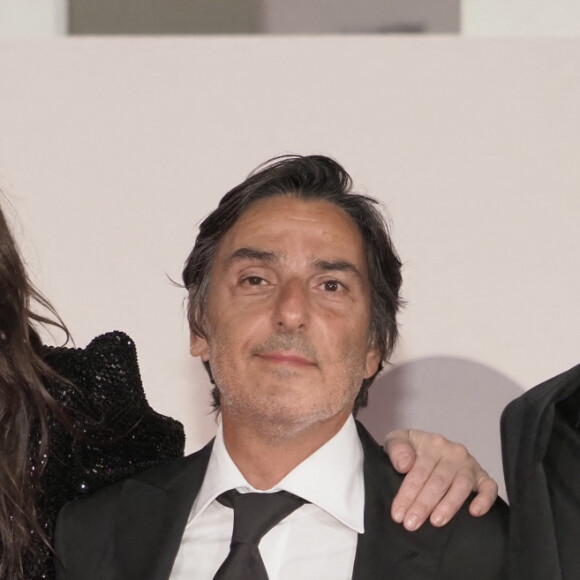 L'histoire ne dit pas pourquoi l'actrice n'était pas au rendez-vous
Charlotte Gainsbourg, son compagnon Yvan Attal et leur fils Ben à la première de "Les Choses Humaines" au 78ème Festival International du Film de Venise (Mostra), le 9 septembre 2021.