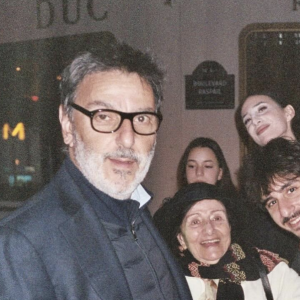 Yvan Attal a posé en compagnie de leurs 3 enfants (Ben, Alice et Jo) ainsi que de sa mère 
Ben Attal a posté plusieurs clichés en compagnie de sa famille.