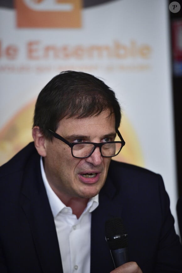 "On les a trouvés abattus bien sûr, extrêmement éprouvés par leur voyage de Buenos Aires à Mendoza", indique Florian Grill
 
Florian Grill - Conférence de presse du collectif Ovale Ensemble 2020 à Paris le 4 septembre 2019. © JB Autissier / Panoramic / Bestimage