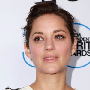 Marion Cotillard est à retrouver ce soir sur "Arte" dans "Frère et soeur".
Marion Cotillard - Déjeuner pour les nominés lors des Film Independent filmmaker grant and Spirit Awards à Los Angeles.