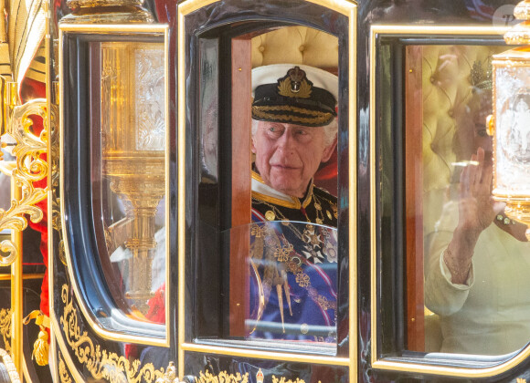 Le roi Charles III d'Angleterre et la reine consort Camilla Parker Bowles à la sortie du palais de Westminster, après l'ouverture officielle du parlement britannique, à Londres. Le 17 juillet 2024 © Tayfun Salci / Zuma Press / Bestimage 