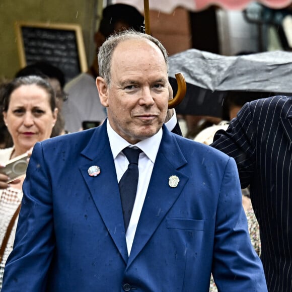 "Je tiens en cette douloureuse circonstance, à témoigner aux familles des victimes", poursuit Albert de Monaco

Le prince Albert II de Monaco lors de sa deuxième visite en sept ans de la ville de Duras dans le Lot et Garonne, France, le 15 juillet 2024. Son Altesse Sérénissime était en visite de travail notamment pour constater la restauration de l'église Sainte-Marie-Madeleine de Duras. © Panoramic/Bestimage