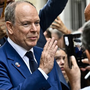 Le prince Albert II de Monaco lors de sa deuxième visite en sept ans de la ville de Duras dans le Lot et Garonne, France, le 15 juillet 2024. Son Altesse Sérénissime était en visite de travail notamment pour constater la restauration de l’église Sainte-Marie-Madeleine de Duras. © Panoramic/Bestimage