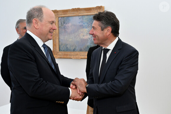 Exclusif - Le prince Albert II de Monaco et Christian Estrosi, le maire de Nice, ont visité l'exposition "Berthe Morisot, escales impressionnistes" au musée des Beaux Arts Jules Chéret à Nice, le 9 juillet 2024. © Bruno Bebert / Bestimage