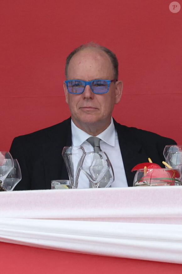 "C'est avec une profonde tristesse et une grande émotion que j'ai appris la nouvelle tragique de l'incendie meurtrier qui s'est déclaré dans une immeuble niçois la nuit dernière", indique-t-il

Le prince Albert II de Monaco - Jumping international Monte Carlo, Longines Global Champions Tour à Monaco le 6 juillet 2024. © Claudia Albuquerque/Bestimage