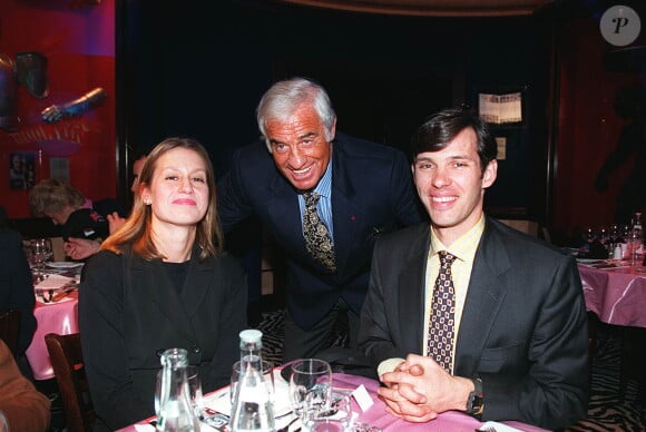 Jean-Paul Belmondo, Paul et Luana Belmondo - Avant-première du film "Désiré" au Planet Hollywood le 7 avril 1996