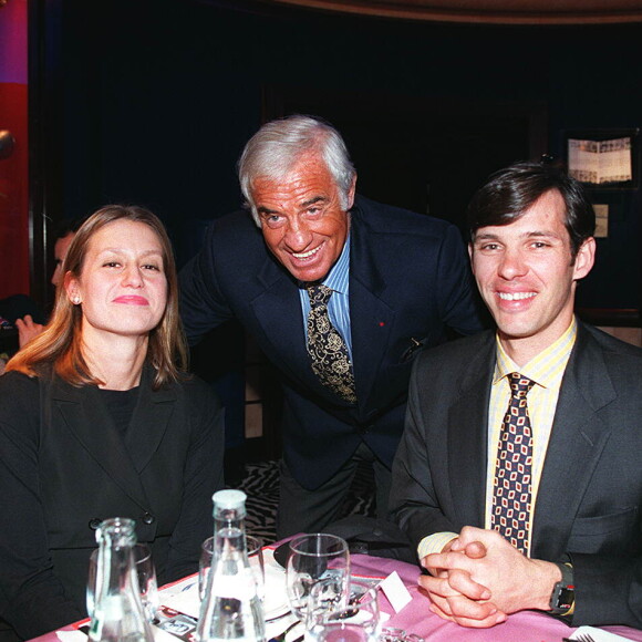 Jean-Paul Belmondo, Paul et Luana Belmondo - Avant-première du film "Désiré" au Planet Hollywood le 7 avril 1996