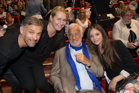 Exclusif - Paul, Luana, Jean-Paul Belmondo et sa petite-fille Annabelle - People au concert de Johnny Hallyday au POPB de Bercy a Paris - Jour 2. Le 15 juin 2013