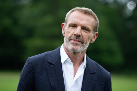 Si sa carrière musicale est peu connue, il n'en reste pas moins que Lambert Wilson a déjà sorti 8 albums !
Lambert Wilson assiste à une séance de portraits dans le cadre du Festival du Film de Demain à Vierzon, le 2 juin 2024. Photo par Aurore Maréchal/ABACAPRESS.COM