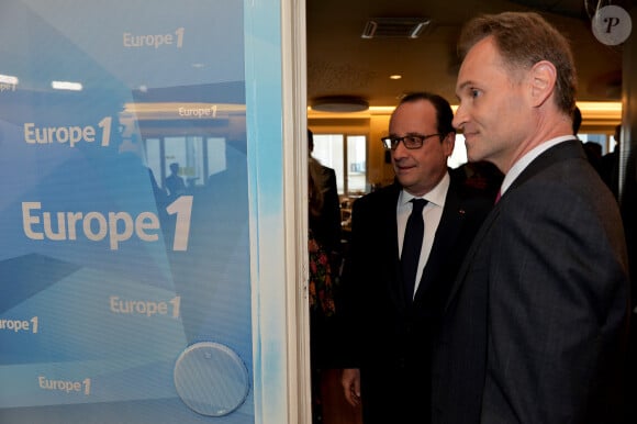 François Hollande, Fabien Namias - Le président de la République François Hollande est l'invité de la Matinale de Thomas Sotto sur Europe 1 au siège de la radio à Paris, le 17 mai 2016. © Miguel Medina/Pool/Bestimage 