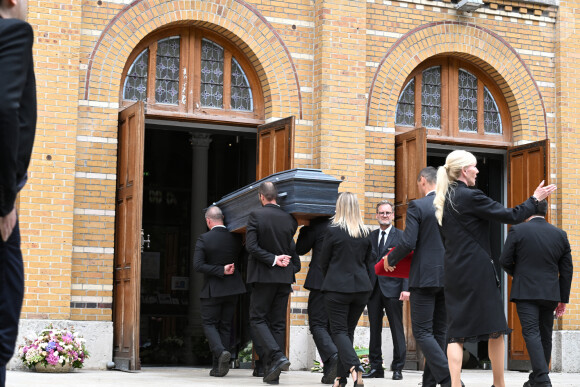 Cercueil du defunt - Arrivées aux obsèques de Nonce Paolini en l'église Saint-Honoré-d'Eylau, 66 bis, avenue Raymond-Poincaré à Paris, France, le 23 juillet 2024.