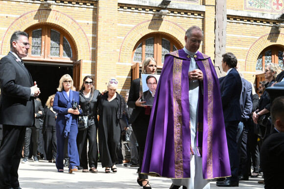 Catherine Falgayrac (femme du défunt), famille et proche - Sorties des obsèques de Nonce Paolini en l'église Saint-Honoré-d'Eylau, 66 bis, avenue Raymond-Poincaré à Paris, France, le 23 juillet 2024. 