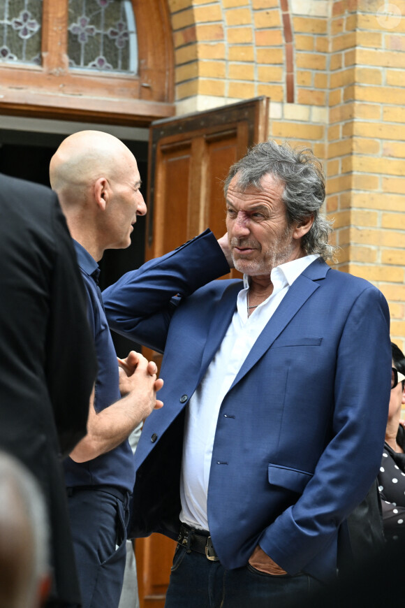 Nicolas Canteloup et Jean-Luc Reichmann - Sorties des obsèques de Nonce Paolini en l'église Saint-Honoré-d'Eylau, 66 bis, avenue Raymond-Poincaré à Paris, France, le 23 juillet 2024. 