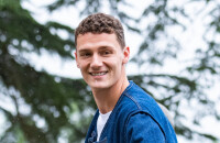 Benjamin Pavard fiancé à une Miss et ex-candidate d'une émission d'aventure, leur relation gardée secrète depuis des lustres