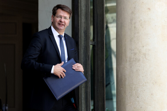 Patrice Vergriete, chargé des Transports à la sortie du conseil des ministres, au palais de l'Elysée, à Paris, France, le 16 juillet 2024 © Stéphane Lemouton/Bestimage 