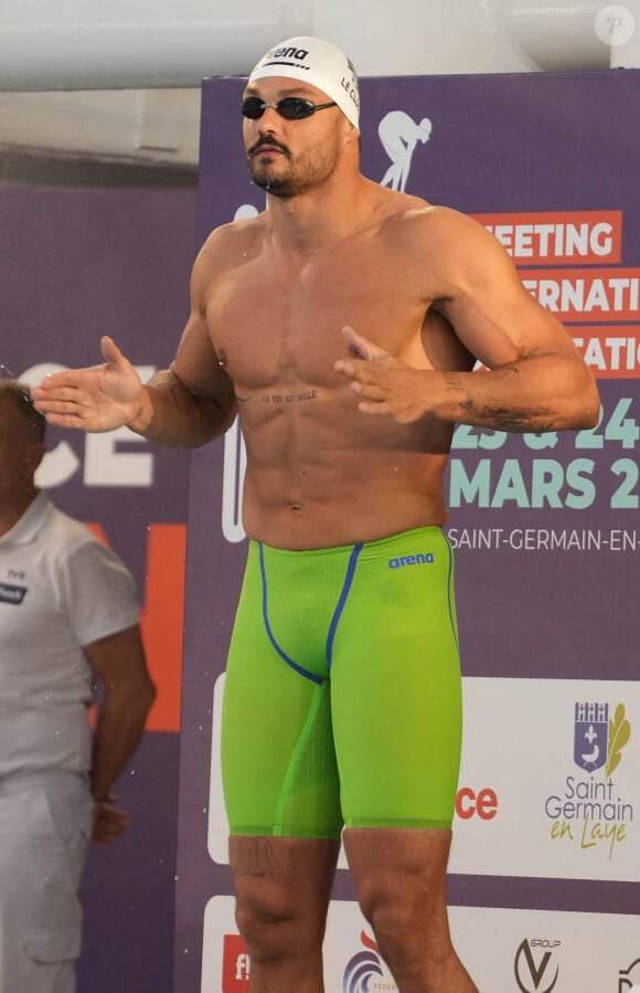 "Surtout, j'ai arrêté les grignotages. Je m'accorde, allez 20 % du temps, quelques petits 'craquages' où je mange ce que je veux", précise Florent Manaudou
 
Florent Manaudou au Dôme de Saint-Germain-en-Laye, France.