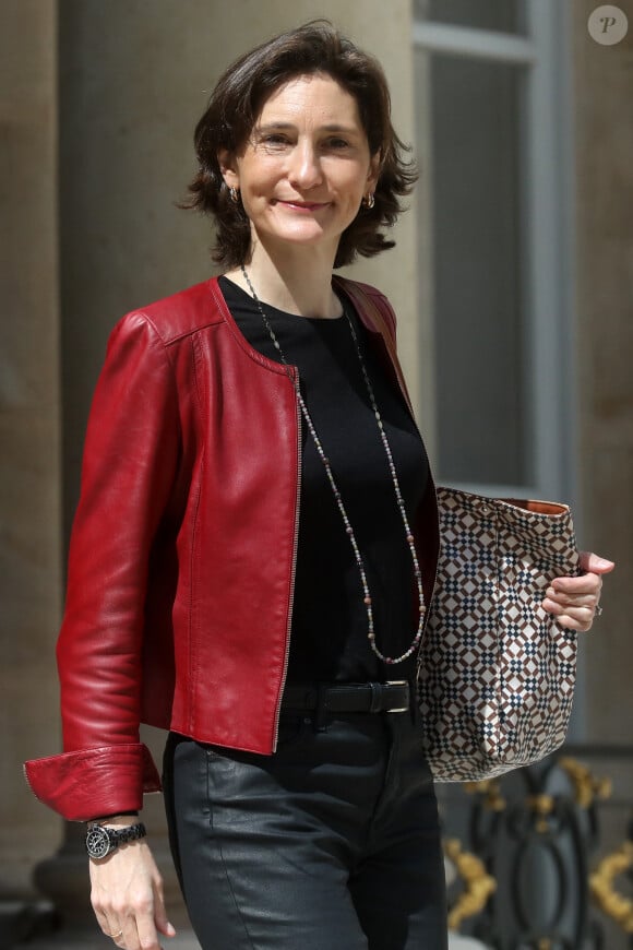 Amélie Oudéa-Castéra, ministre des Sports et des Jeux Olympiques et Paralympiques à la sortie du conseil des ministres, au palais présidentiel de l'Elysée, à Paris, France, le 20 mai 2024 © Stéphane Lemouton/Bestimage 