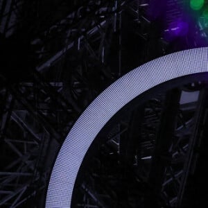 La chanteuse canadienne Céline Dion se produit sur la Tour Eiffel lors de la cérémonie d'ouverture des Jeux olympiques de Paris 2024 à Paris, le 26 juillet 2024. Xinhua/Shen Bohan