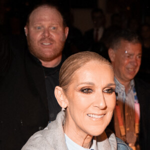 Céline Dion rentre à son hôtel après avoir chanté pour la cérémonie d'ouverture et est accueillie à l'hôtel Royal Monceau avec des ballons en forme de coeur et va saluer ses fans, à Paris, le 26 juillet 2024. Josh Osuna/Splash News/ABACAPRESS.COM