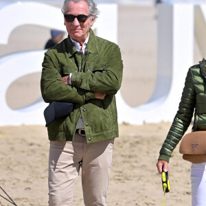 Les deux tourtereaux ont longtemps été collègues mais sont tombés amoureux
William Leymergie et Sophie Davant célèbrent le 100e anniversaire de l'inauguration des Planches de Deauville, le samedi 6 juillet 2024. Franck Castel/ABACAPRESS.COM