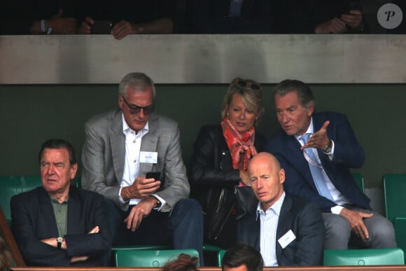 Sophie Davant et William Leymergie pendant un match de Roland-Garros à Paris, le 26 mai 2015. ABACAPRESS.COM