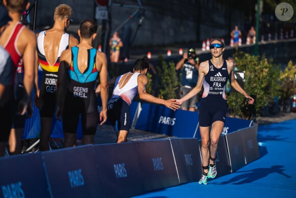 Cassandre Beaugrand (FRA) Léo Bergere (FRA) au triathlon relais mixte lors de l'épreuve test des Jeux Olympiques et Paralympiques 2023, du 17 au 20 août 2023 à Paris, France - © Germain Hazard / Panoramic / Bestimage