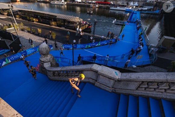 02 Cassandre Beaugrand (FRA) lors de l'épreuve test des Jeux Olympiques et Paralympiques de Triathlon 2023, du 17 au 20 août 2023 à Paris, France - © Germain Hazard / Panoramic / Bestimage