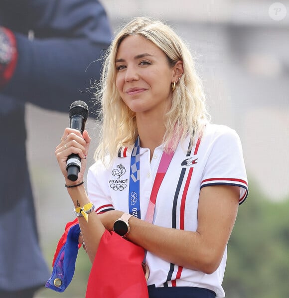 Une nouvelle médaille d'or pour la France dans le cadre des Jeux Olympiques de Paris.
Cassandre Beaugrand Triathlon relai mixte, médaille de bronze - Live des Jeux Olympiques de Tokyo © Panoramic / Bestimage