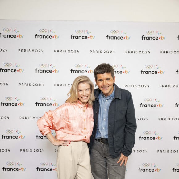 Louise Ekland et Thomas Sotto lors de la présentation des journalistes et chroniqueurs de France Télévisions pour les Jeux Olympiques 2024 au musée de l'Homme à Paris, le 11 juin 2024. © Pierre Perusseau / Bestimage