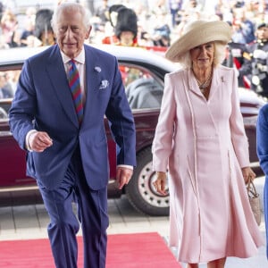 11 juillet 2024 : Le roi Charles III d'Angleterre et Camilla Parker Bowles, reine consort d'Angleterre, se rendent à Senedd, à Cardiff, pour célébrer les 25 ans du Parlement gallois : Le roi Charles III, la reine Camilla.Où : Cardiff, Pays de Galles, Royaume-Uni, le 11 juillet 2024. © GoffPhotos/Bestimage