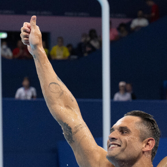 Florent Manaudou de l'équipe de France célèbre sa médaille de bronze lors de la finale du 50 m nage libre, le septième jour des Jeux Olympiques d'été de Paris, le 2 août 2024, à Nanterre, près de Paris, en France. Photo par David Niviere/ABACAPRESS.COM