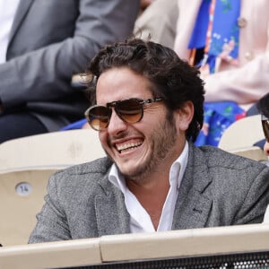 Florence Foresti et son compagnon Alexandre Kominek - People dans les tribunes lors des Internationaux de France de Tennis de Roland Garros 2022 à Paris le 29 mai 2022. © Cyril Moreau/Bestimage 