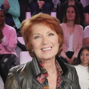 Exclusif - Véronique Genest sur le plateau de l'émission TPMP (Touche Pas à Mon Poste) présentée en direct par C.Hanouna et diffusée sur C8 - Paris le 9 janvier 2023 - © Jack Tribeca / Bestimage 